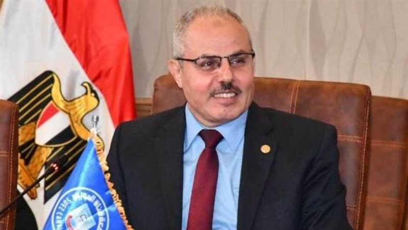 رئيس جامعة قناة السويس
