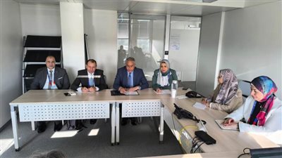 وزير العمل يلتقي مدير إدارة «المعايير» ورئيس قسم الحريات النقابية بجنيف 