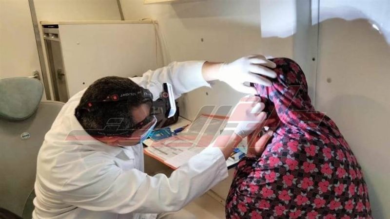 الكشف علي المواطنين