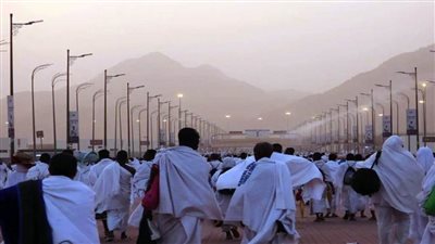السعودية تدشن طريقا مطاطيا بين مزدلفة وعرفات لتيسير تنقل الحجاج
