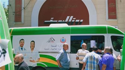 قافلة علاجية للكشف على العاملين بروزاليوسف (صور)