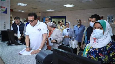 وزير الصحة يتفقد جودة الخدمات المقدمة للمواطنين بمستشفى وادي النطرون التخصصي