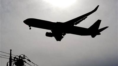 نقص الوقود في اليابان يعيق زيادة الرحلات الجوية وسط طفرة للسياحة