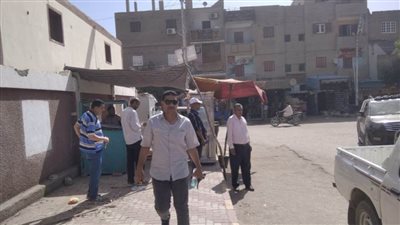 رئيس مدينة الغنايم بأسيوط يقود حملة لرفع الإشغالات بمحيط لجان الثانوية العامة (صور)