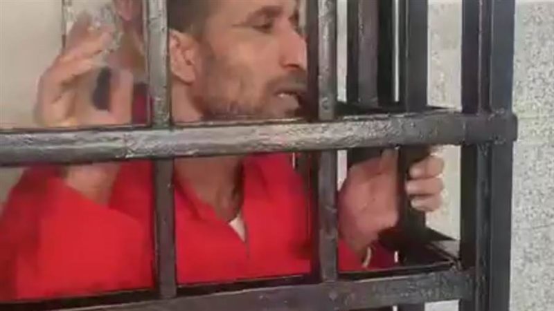 خلع البدلة الحمراء