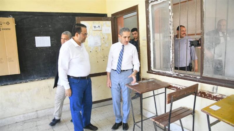 محافظ الغربية يراجع