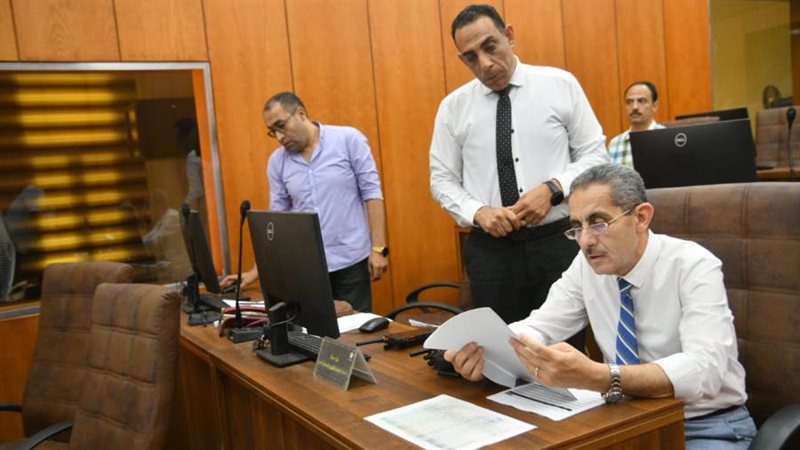 محافظ الغربية خلال