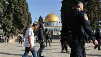  عشرات المستوطنين يقتحمون الأقصى.. اقتحام مخيم شعفاط