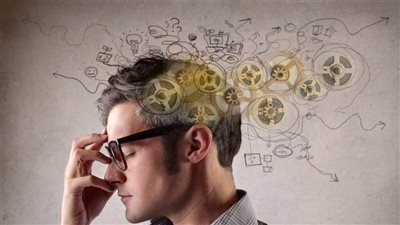 علماء نفس: 8 عادات تشير إلى انخفاض مستوى الذكاء