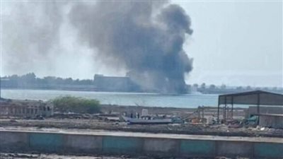  اليمن يستهدف مدمّرة بريطانية وسفينتين في البحر الأحمر