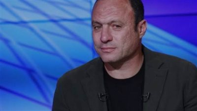 من الأحق بحراسة مرمى منتخب مصر الشناوي أم شوبير؟.. تعليق قوي من نادر السيد