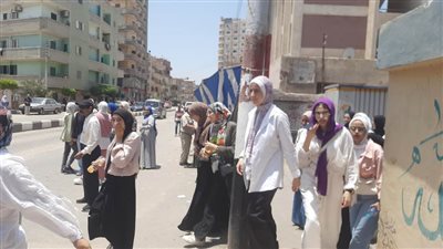 فرحة طلاب الثانوية العامة بالشرقية لسهولة امتحان مادتي التربية الدينية والوطنية