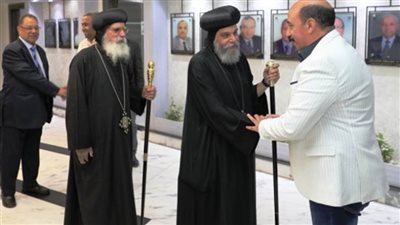 الأنبا بيشوي أسقف أسوان وقيادات الكنيسة يقدمون التهنئة لرئيس جامعة أسوان بمناسبة عيد الأضحى