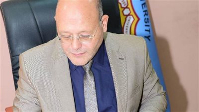 رئيس جامعة سوهاج يقرر صرف مكافأة للعاملين بمناسبة عيد الأضحى