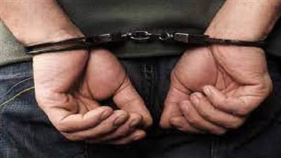 ضبط شخص بالجيزة يروج شهادات جامعية بمقابل بقصد النصب على المواطنين