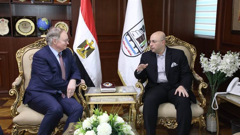 محافظ بنى سويف يستقبل