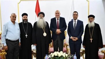 محافظ قنا يستقبل وفد المطرانية للتهنئة بعيد الأضحى المُبارك