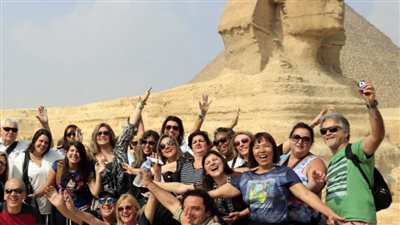 غرفة عمليات لمتابعة السائحين وزوار المتاحف والحجاج المصريين