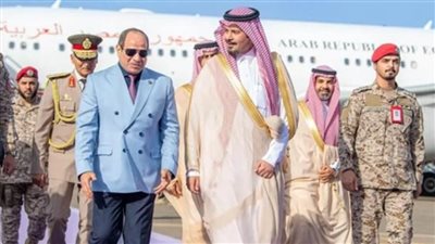 عاجل| الرئيس السيسي يصل إلى المدينة المنورة 