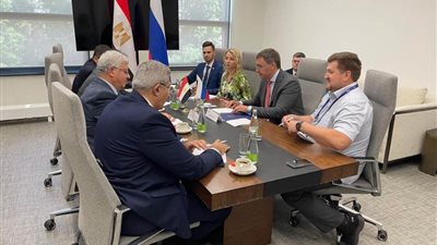 وزير التعليم العالى يلتقي نظيره الروسي لتعزيز التعاون المُشترك 