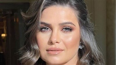 يسرا اللوزي تلتقي خالد النبوي لأول مرة في 