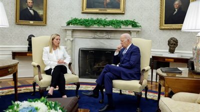 رئيسة الوزراء الإيطالية والرئيس الأمريكي يؤكدان الالتزام بالتوصل لاتفاق شامل لوقف إطلاق النار بغزة