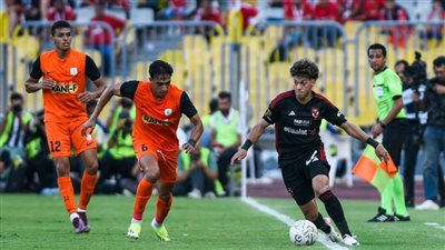 الشوط الأول| الأهلي يتقدم على فاركو بهدفين مقابل هدف