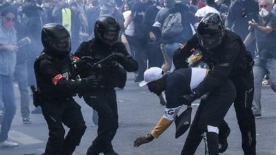 الشرطة الفرنسية : تظاهر 250 ألف شخص ضد اليمين المتطرف