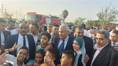 محافظ الوادي الجديد يؤدي صلاة عيد الأضحى المبارك بساحة 