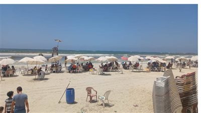 بين لافتات حمراء وصفراء.. نسب إشغال شواطيء الإسكندرية لا تتعدى 55%