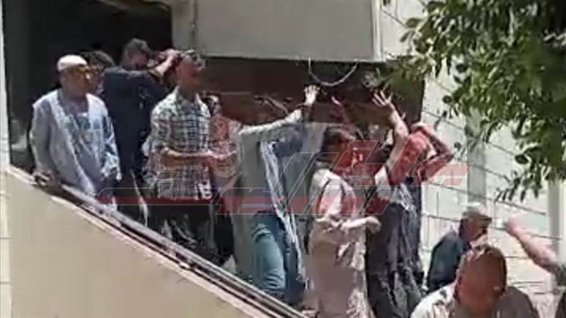 تشييع جنازة والد