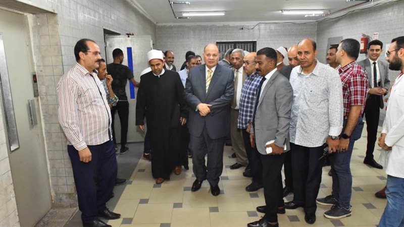 محافظ أسيوط يزور