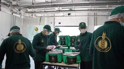 «بيت الزكاة والصدقات» ينتهي من ذبح الأضاحي مع استمرار توصيل اللحوم للمستحقين