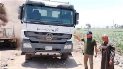 محافظ أسيوط: حملات نظافة وتمهيد طرق بقرى مراكز صدفا وأبنوب والقوصية والبداري