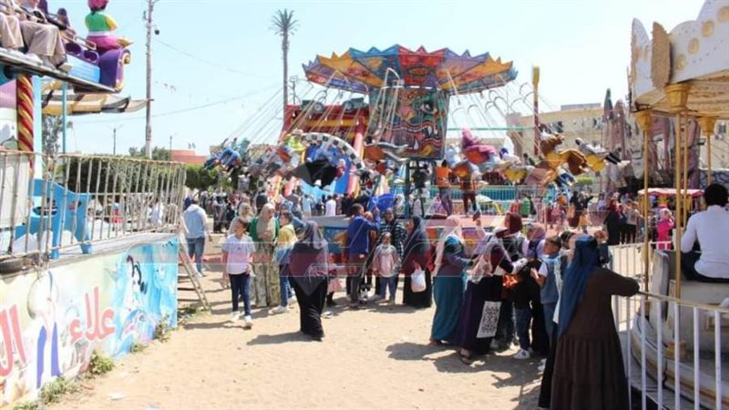 زوار حديقة صنعاء