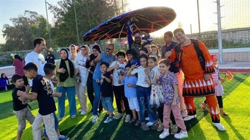 توافد المواطنين علي