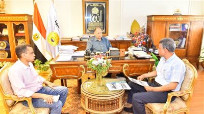 محافظ أسيوط يلتقي مدير التنشيط السياحى لمناقشة خطة تطوير المراسي النيلية والسياحية