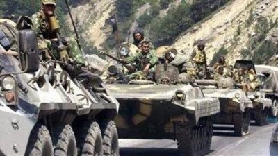 إعلام بريطاني: حزب الله يخزن كميات من الأسلحة والصواريخ الإيرانية بمطار بيروت