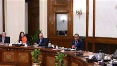 رئيس الوزراء يتابع جهود توفير مياه الشرب والري بمحافظة السويس وحل مشكلات المناطق الساخنة