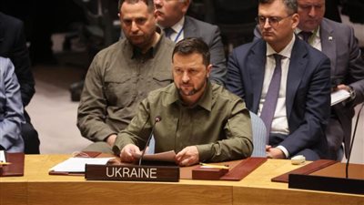 زيلينسكي يدعو دول الغرب للسماح لأوكرانيا باستهداف القواعد الجوية الروسية