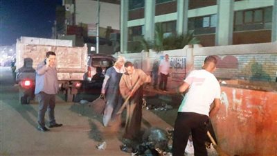 حملات مكبرة للنظافة ورفع القمامة بنطاق حي غرب سوهاج