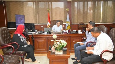 بالصور.. محافظ الغربية يناقش خطة الرصف الجديدة في مراكز السنطة وزفتى وسمنود