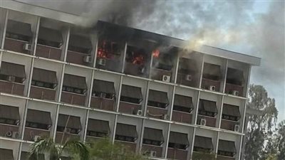 عاجل.. اندلاع حريق في مبنى كلية الطب بجامعة أسيوط (صور)