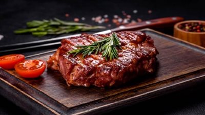 هل يُساعد تناول اللحوم على العيش حتى 100 عام؟