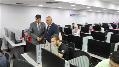 وزير النقل يتفقد أعمال امتحان المتقدمين لمسابقة 