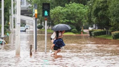 إجلاء الآلاف بشرق ووسط الصين بسبب الأمطار الغزيرة