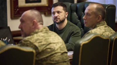 عاجل.. الرئيس زيلينسكي يقيل قائد قوات التحالف الأوكراني 