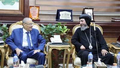 محافظ المنيا يستقبل مطران بني مزار ويؤكد: ثورة 30 يونيو أرست قواعد ثابتة للوحدة الوطنية 