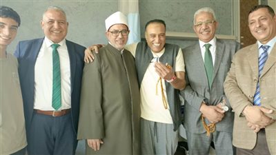 رئيس جامعة الأزهر يزور الدكتور علاء جانب ويُطَمئن محبيه