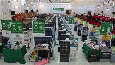 مركز الملك سلمان للإغاثة يسلم حقائب التمكين الاقتصادية لأسر الأيتام في اليمن